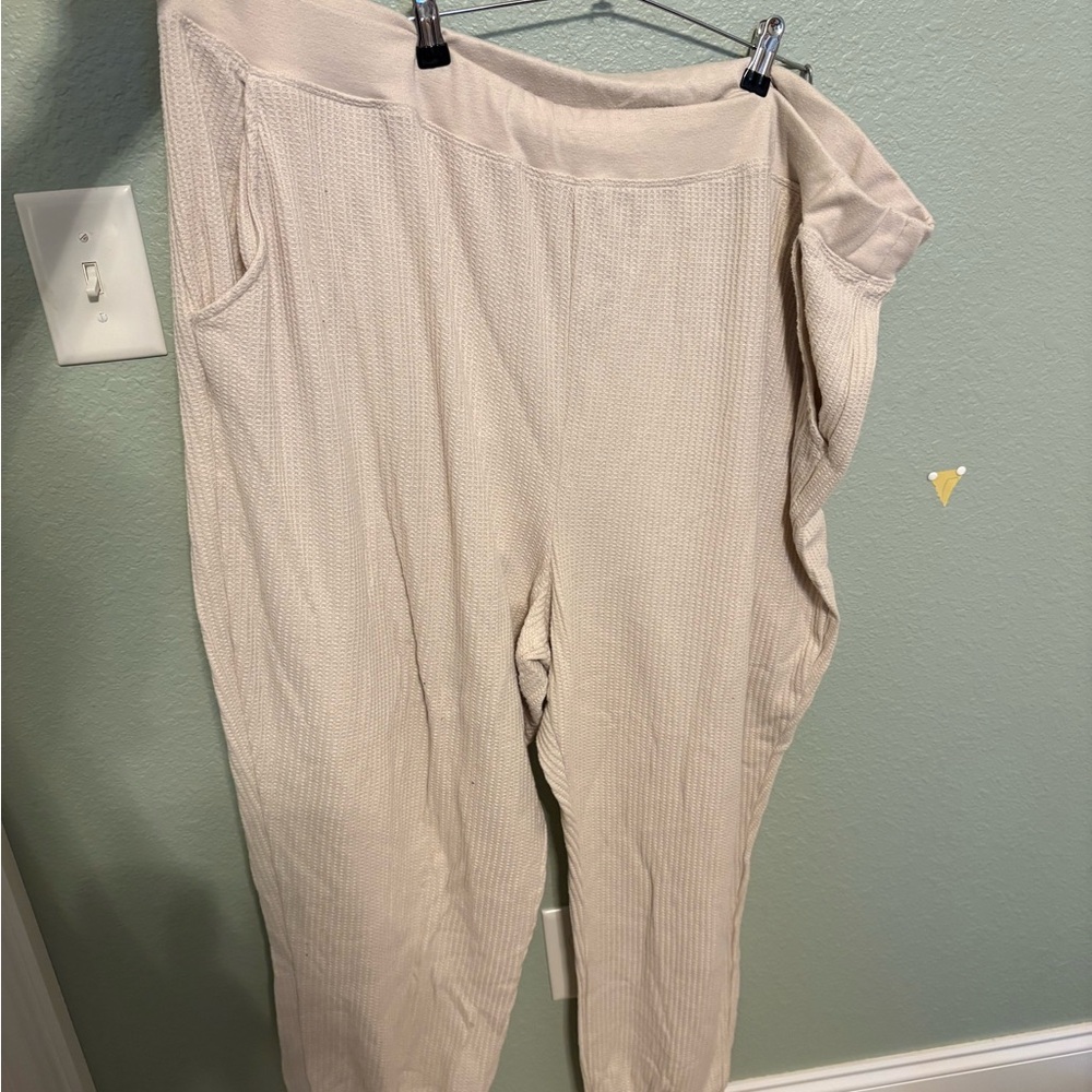 Old Navy Women's Waffle Knit Cream Joggers